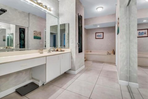 Condominio en venta en Tamarac, Florida, 2 dormitorios, 158.4 m2 № 2077993 - foto 22