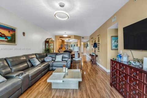 Condominio en venta en Tamarac, Florida, 2 dormitorios, 158.4 m2 № 2077993 - foto 19