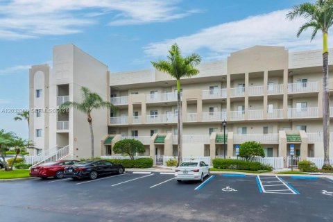 Condominio en venta en Tamarac, Florida, 2 dormitorios, 158.4 m2 № 2077993 - foto 29
