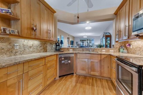 Condominio en venta en Tamarac, Florida, 2 dormitorios, 158.4 m2 № 2077993 - foto 10