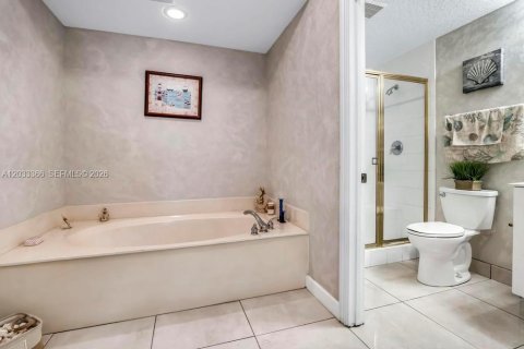 Condominio en venta en Tamarac, Florida, 2 dormitorios, 158.4 m2 № 2077993 - foto 23