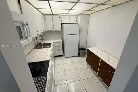 Снять в аренду кондоминиум в Авентура, Флорида 2 спальни, 94.95м2, № 1990619 - фото 10