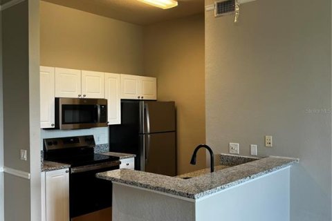 Condo in Sarasota, Florida, 1 bedroom  № 1898560 - photo 19