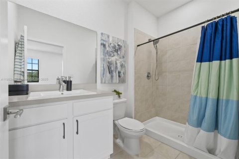 Снять в аренду таунхаус в Флорида-Сити, Флорида 3 спальни, 136.19м2, № 2034301 - фото 24