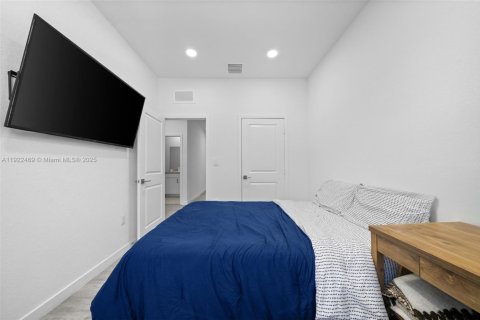 Снять в аренду таунхаус в Флорида-Сити, Флорида 3 спальни, 136.19м2, № 2034301 - фото 20