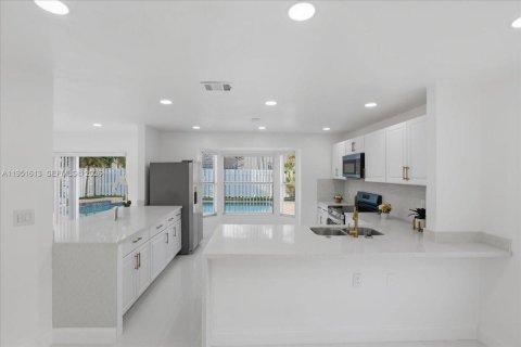 Купить виллу или дом в Санрайз, Флорида 4 спальни, 171.59м2, № 2007765 - фото 13