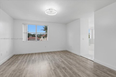 Купить виллу или дом в Санрайз, Флорида 4 спальни, 171.59м2, № 2007765 - фото 17