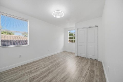 Купить виллу или дом в Санрайз, Флорида 4 спальни, 171.59м2, № 2007765 - фото 26