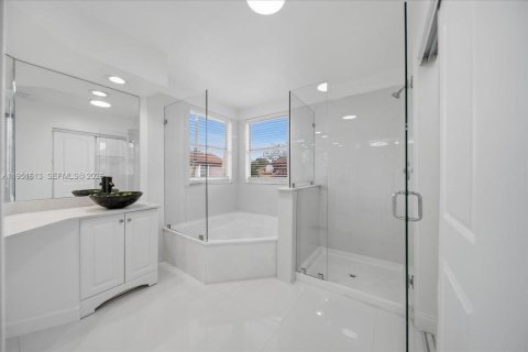 Купить виллу или дом в Санрайз, Флорида 4 спальни, 171.59м2, № 2007765 - фото 19