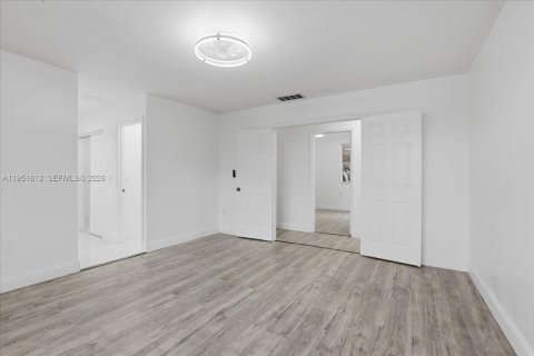 Купить виллу или дом в Санрайз, Флорида 4 спальни, 171.59м2, № 2007765 - фото 16