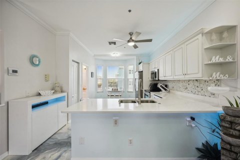 Townhouse in Tierra Verde, Florida 3 bedrooms, 207.73 sq.m. № 1782642 - photo 16