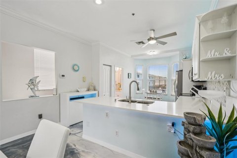 Townhouse in Tierra Verde, Florida 3 bedrooms, 207.73 sq.m. № 1782642 - photo 15