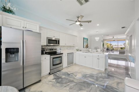 Townhouse in Tierra Verde, Florida 3 bedrooms, 207.73 sq.m. № 1782642 - photo 21