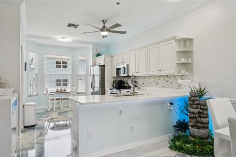 Townhouse in Tierra Verde, Florida 3 bedrooms, 207.73 sq.m. № 1782642 - photo 17