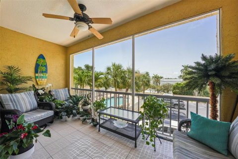 Townhouse in Tierra Verde, Florida 3 bedrooms, 207.73 sq.m. № 1782642 - photo 6