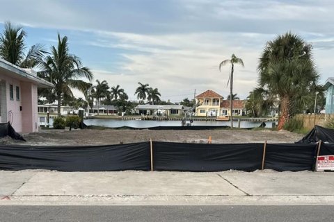 Land in Treasure Island, Florida № 1746712 - photo 1