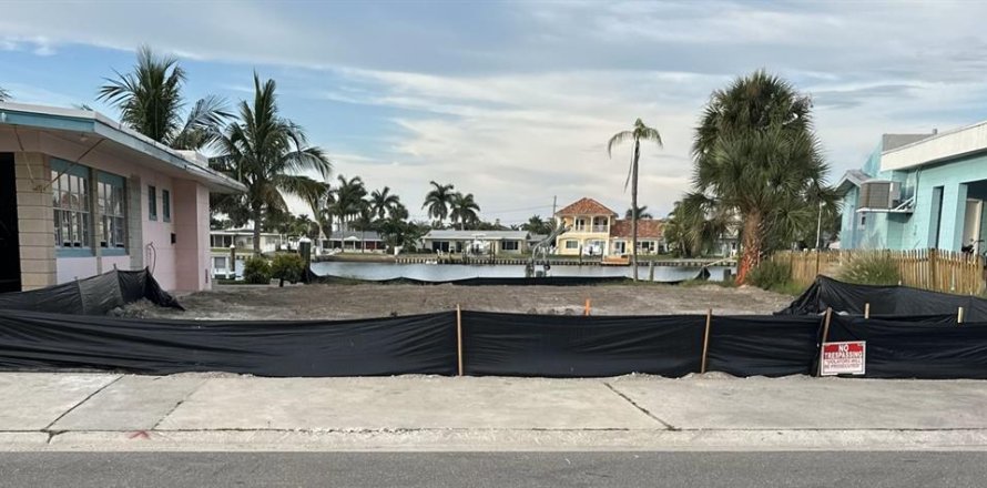Land in Treasure Island, Florida № 1746712