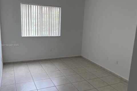 Condo in Doral, Florida, 2 bedrooms  № 1991359 - photo 17