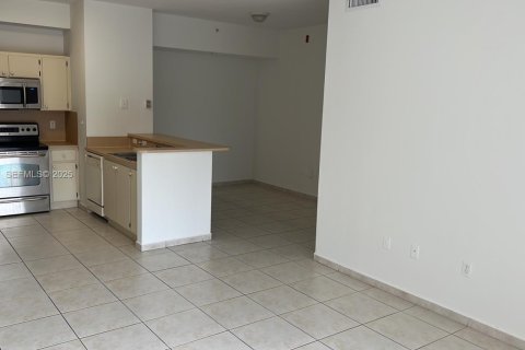 Condo in Doral, Florida, 2 bedrooms  № 1991359 - photo 3