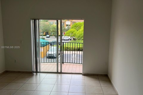 Condo in Doral, Florida, 2 bedrooms  № 1991359 - photo 7