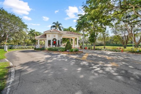 Condo in Pembroke Pines, Florida, 2 bedrooms  № 2084065 - photo 2