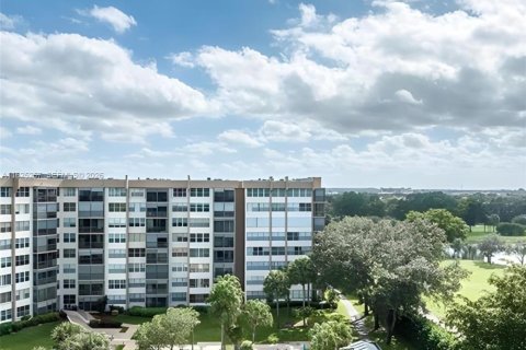 Condo in Pembroke Pines, Florida, 2 bedrooms № 2084065