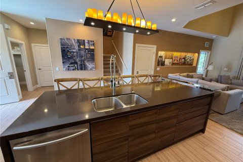 Townhouse in Kissimmee, Florida 4 bedrooms, 218.88 sq.m. № 2297006 - photo 9
