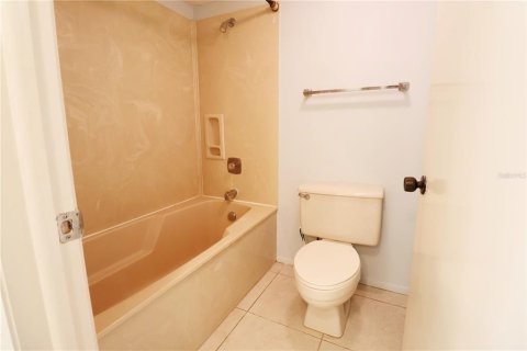Condo in Bradenton, Florida, 2 bedrooms  № 1624907 - photo 7