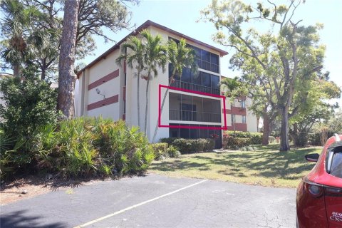 Condo in Bradenton, Florida, 2 bedrooms  № 1624907 - photo 1