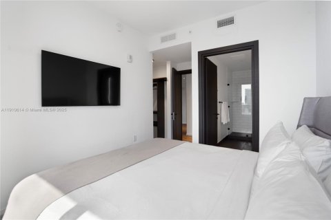 Купить кондоминиум в Майами, Флорида 3 спальни, 105.44м2, № 2089097 - фото 17