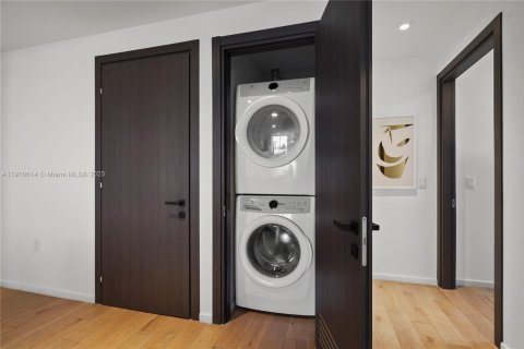 Купить кондоминиум в Майами, Флорида 3 спальни, 105.44м2, № 2089097 - фото 11