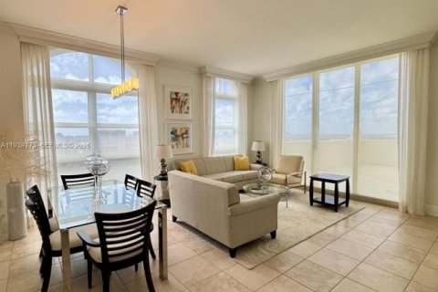 Condo in Aventura, Florida, 3 bedrooms  № 2009619 - photo 9