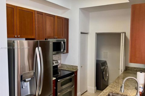 Condo in Aventura, Florida, 3 bedrooms  № 2009619 - photo 15