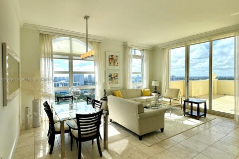Condo in Aventura, Florida, 3 bedrooms  № 2009619 - photo 11