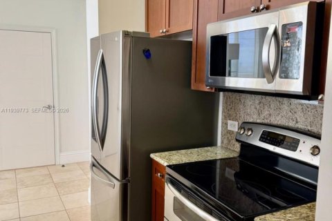 Condo in Aventura, Florida, 3 bedrooms  № 2009619 - photo 13