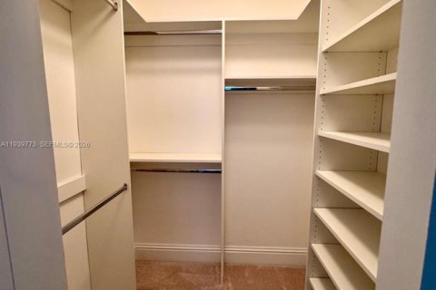 Condo in Aventura, Florida, 3 bedrooms  № 2009619 - photo 25