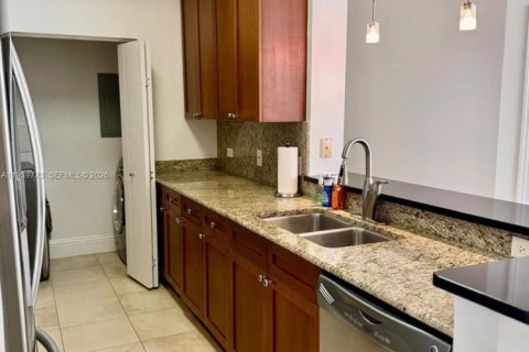 Condo in Aventura, Florida, 3 bedrooms  № 2009619 - photo 16