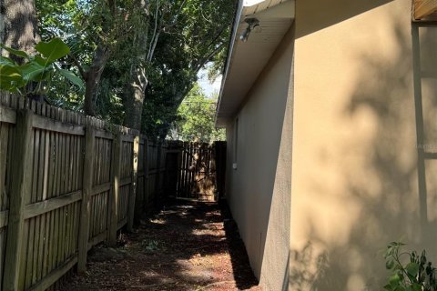 House in Tampa, Florida 3 bedrooms, 143.26 sq.m. № 1827784 - photo 28