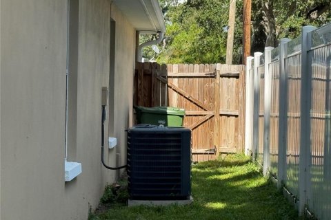 House in Tampa, Florida 3 bedrooms, 143.26 sq.m. № 1827784 - photo 25
