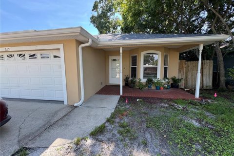 House in Tampa, Florida 3 bedrooms, 143.26 sq.m. № 1827784 - photo 1