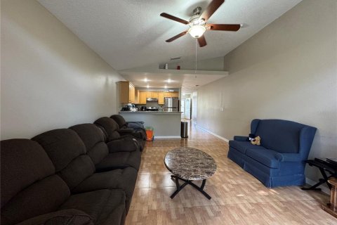 House in Tampa, Florida 3 bedrooms, 143.26 sq.m. № 1827784 - photo 12