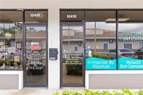 Commercial property in Coral Springs, Florida № 1939959 - photo 5