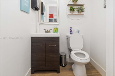 Commercial property in Coral Springs, Florida № 1939959 - photo 28