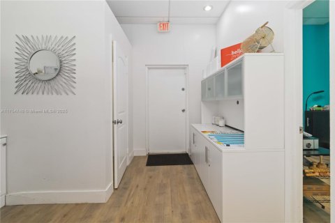 Commercial property in Coral Springs, Florida № 1939959 - photo 25