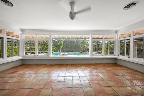 Villa ou maison à louer à Sarasota, Floride: 4 chambres, 288.46 m2 № 2427246 - photo 5