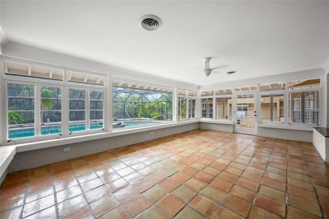 Villa ou maison à louer à Sarasota, Floride: 4 chambres, 288.46 m2 № 2427246 - photo 8