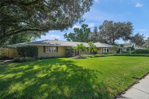 Villa ou maison à louer à Sarasota, Floride: 4 chambres, 288.46 m2 № 2427246 - photo 2