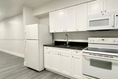 Apartamento en alquiler en Miami, Florida, 55.74 m2 № 2029313 - foto 6