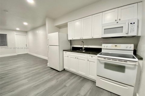 Apartamento en alquiler en Miami, Florida, 55.74 m2 № 2029313 - foto 7