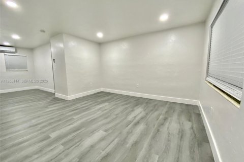 Apartamento en alquiler en Miami, Florida, 55.74 m2 № 2029313 - foto 9